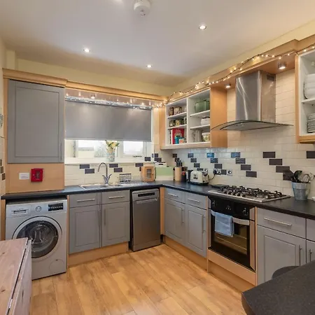 School House -seaside Retreat With Bay Views