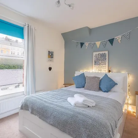 School House -seaside Retreat With Bay Views * スカーバラ